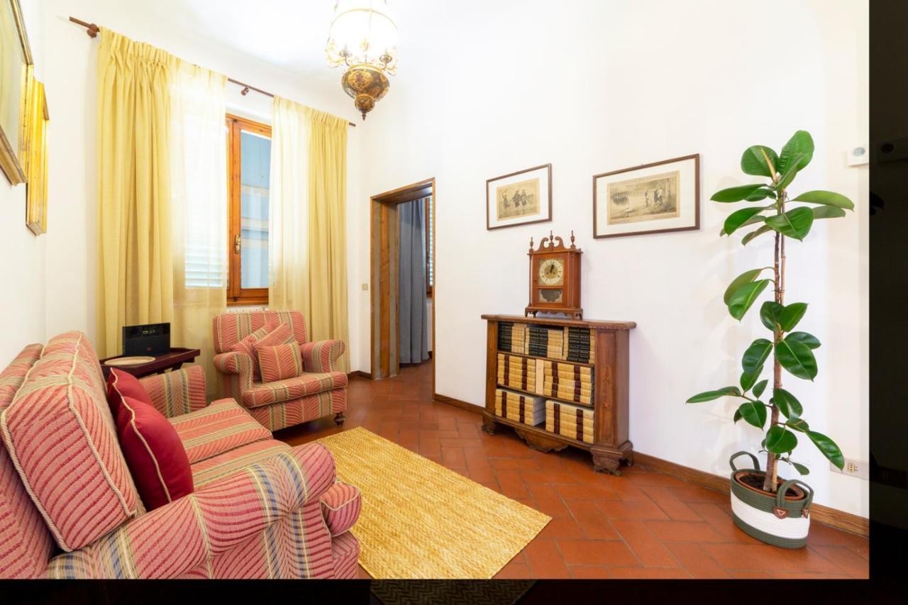 110 Sqm Apartment 6 Sleeps In Santa Croce Firenze Eksteriør bilde