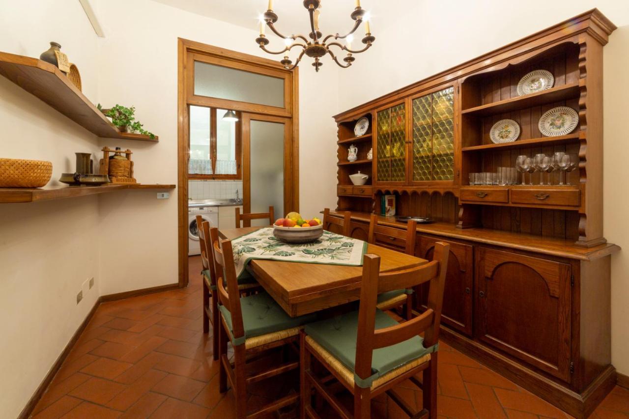110 Sqm Apartment 6 Sleeps In Santa Croce Firenze Eksteriør bilde