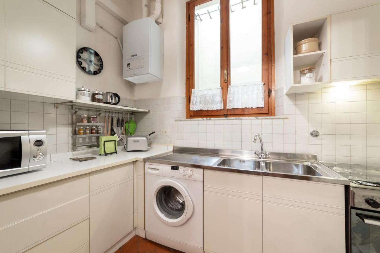 110 Sqm Apartment 6 Sleeps In Santa Croce Firenze Eksteriør bilde
