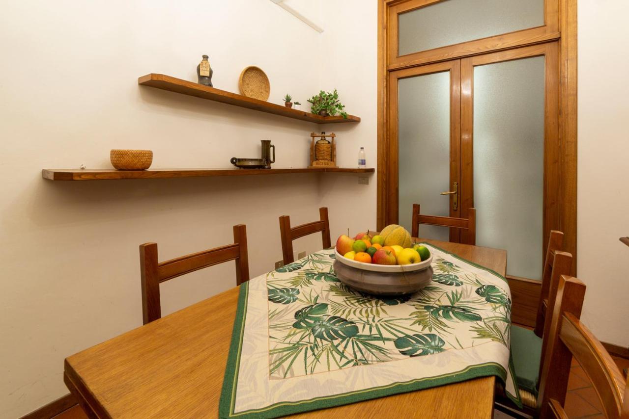 110 Sqm Apartment 6 Sleeps In Santa Croce Firenze Eksteriør bilde