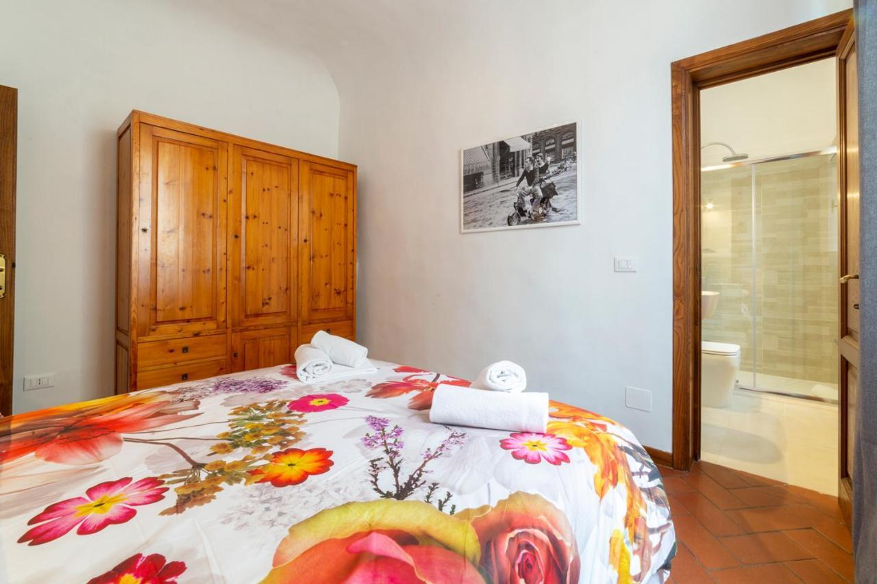 110 Sqm Apartment 6 Sleeps In Santa Croce Firenze Eksteriør bilde