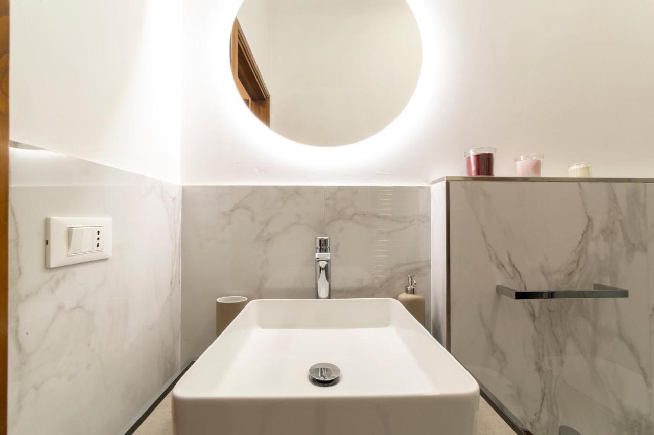 110 Sqm Apartment 6 Sleeps In Santa Croce Firenze Eksteriør bilde