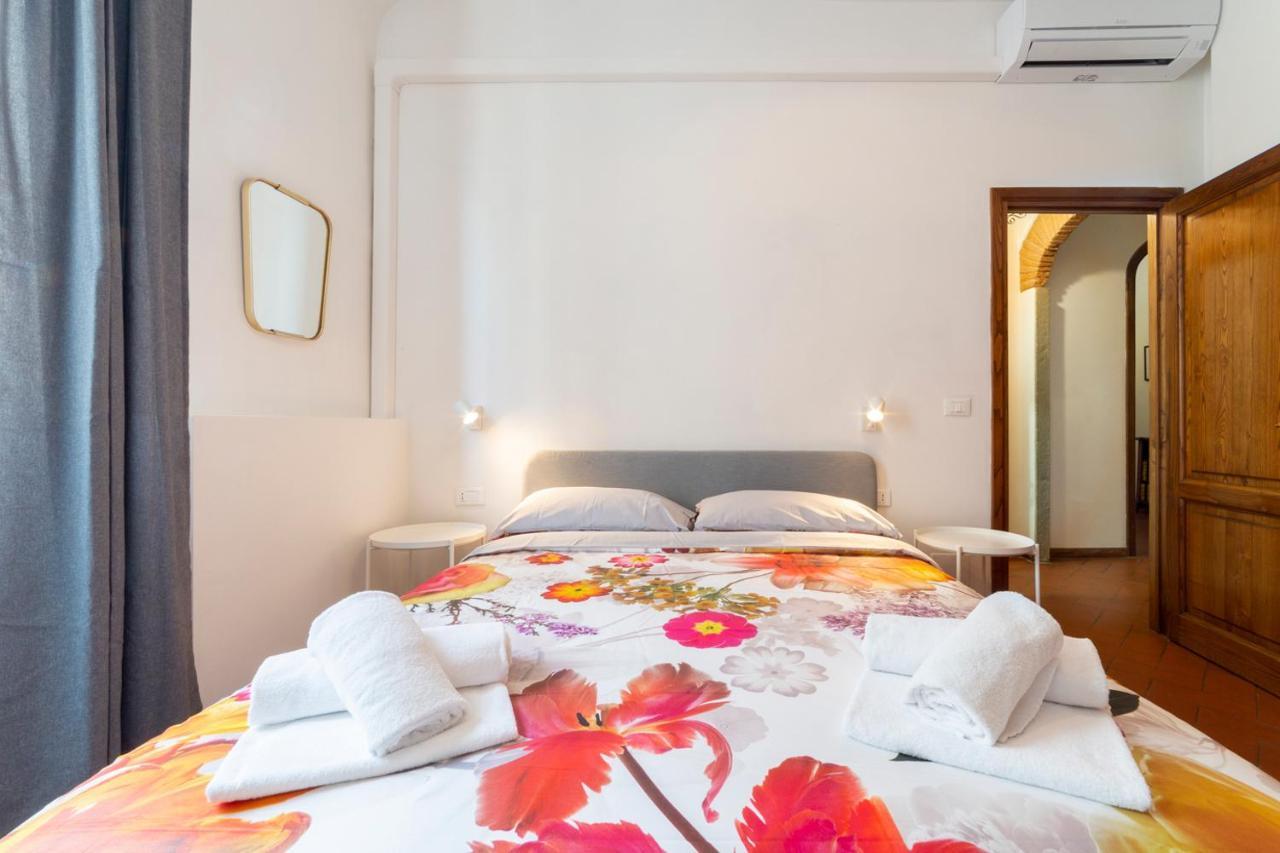 110 Sqm Apartment 6 Sleeps In Santa Croce Firenze Eksteriør bilde